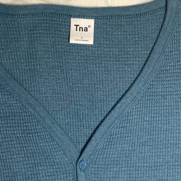 Aritzia Waffle V-Neck basic longsleeve (henley) - Picture 2 of 4